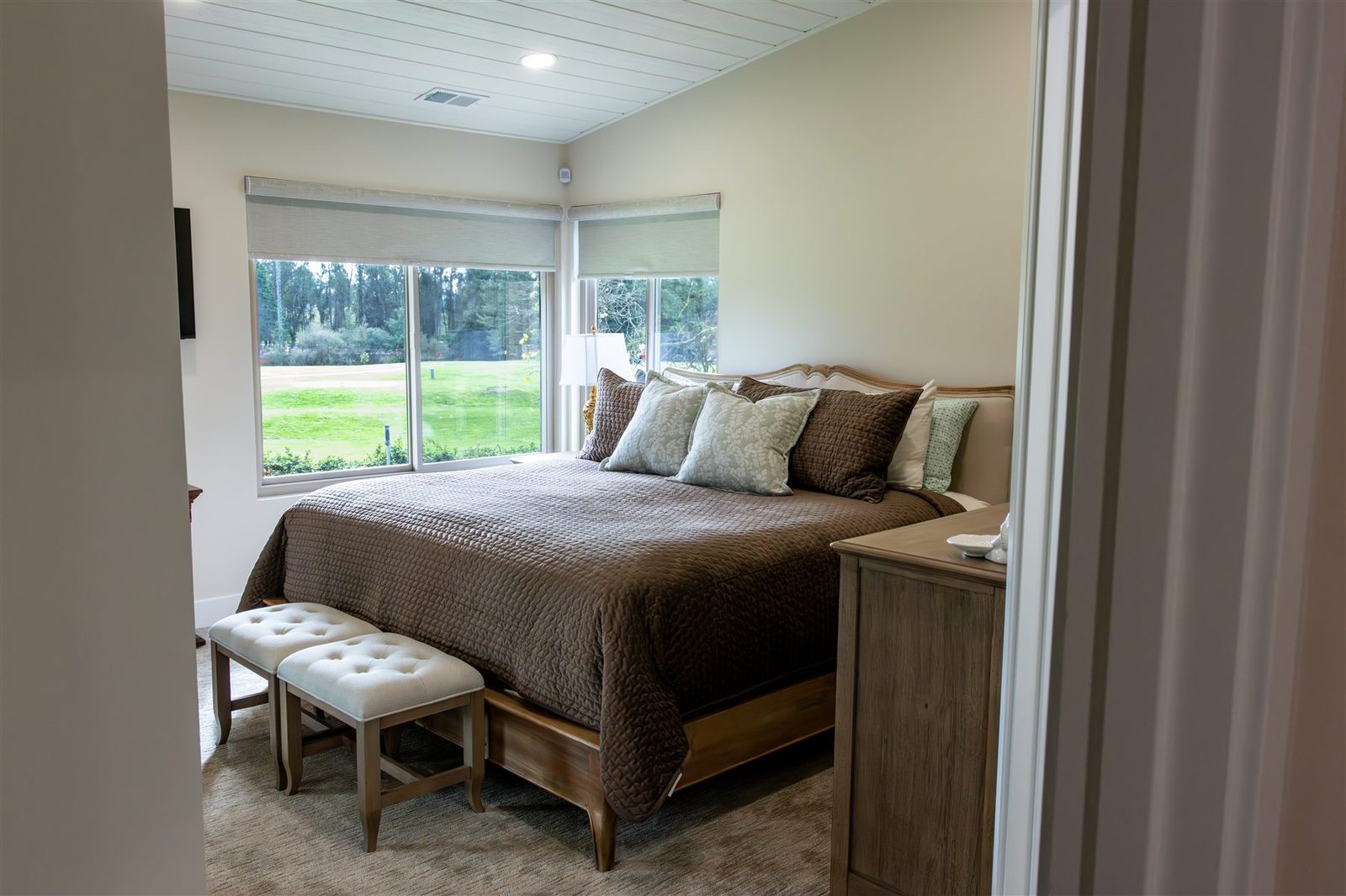 Bedroom detail at 1463 Golf Course Lane